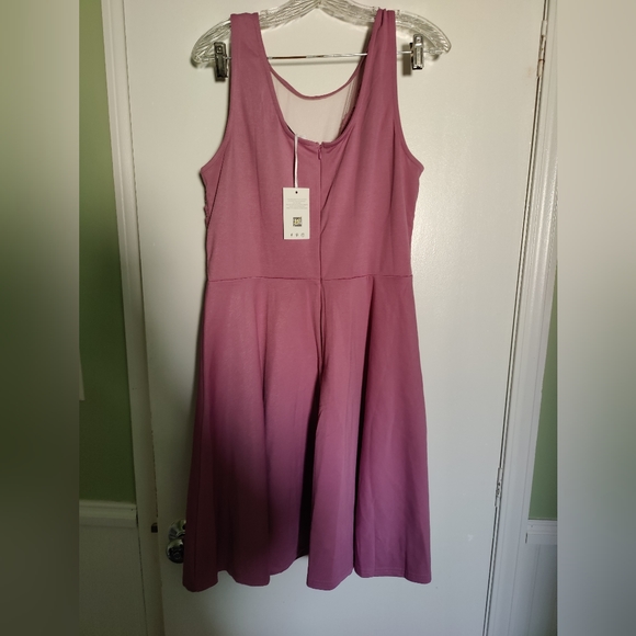 Party dress - Picture 2 of 2